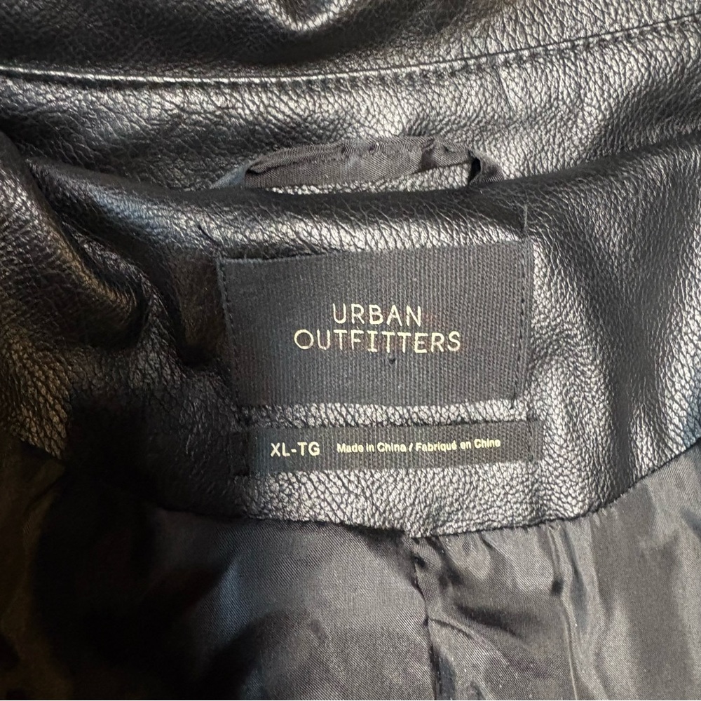 Urban Outfitters Clara faux leather trench coat. - Picture 12 of 14